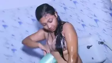Hot And Sexy Girl Taking Bath With Boyfriend Bathroom Sexvideo With Indian Aunty, Tamil Aunty And South Indian