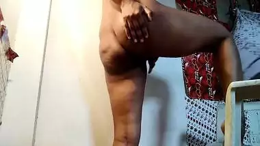 Indian Bitch Fingering And Masturbating On Webcam And Orgasm