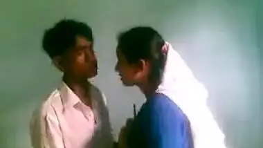 Indian college couple kiss suck and fuck inside...
