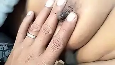 Desi Bhabhi Shows Her Nude Body