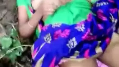 Lonely Desi woman looks ready for porn and a stranger starts filming her