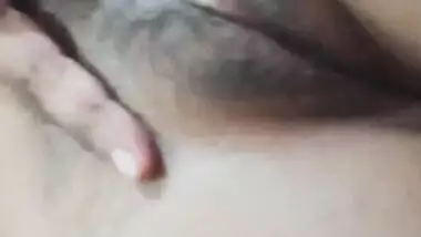 Sexy Indian Girl Shows her Boobs and Pussy