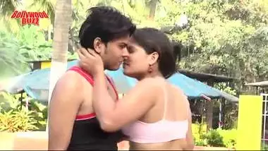 Karnataka young bhabhi outdoor romance with hubby’s friend
