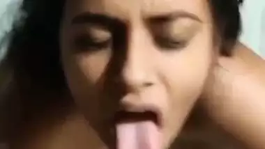 Horny girl takes her lover’s Indian cum in mouth
