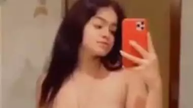Sexy GF nude pics and viral nude videos spread