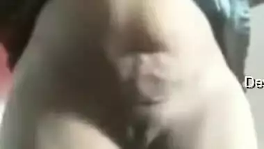 Desi Bhabhi Shows Her Pussy Part 2