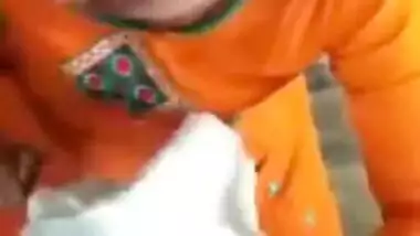 Shy Desi Bhabi blowjob MMS