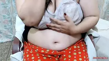 Live Romantic Performance During Public Show - Netuhubby