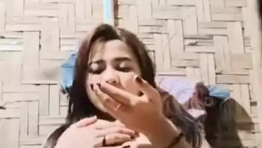 Northeast girl huge boobs show and pussy rubbing
