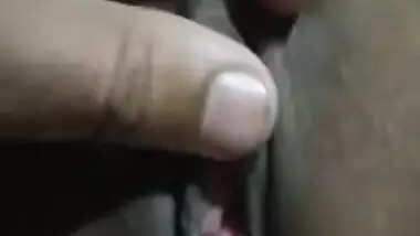 Desi bhbai show her big pussy