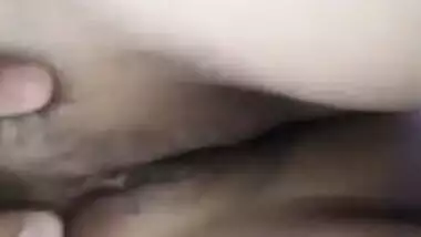 Cute desi girl showing nude