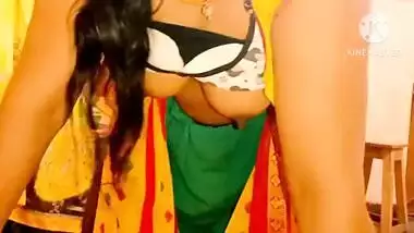Desi indian bhabhi ki hard chuda saree me i