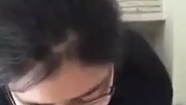 College girl sucking dick of her bf