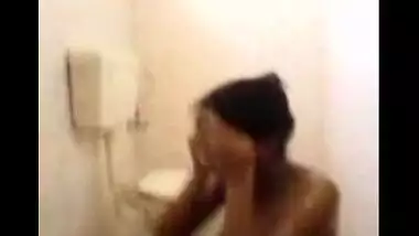 Mallu aunty shows naked body Indian shower sex video