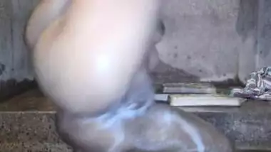 Today Exclusive- Sexy Desi Girl Bathing And Fingering Part 1