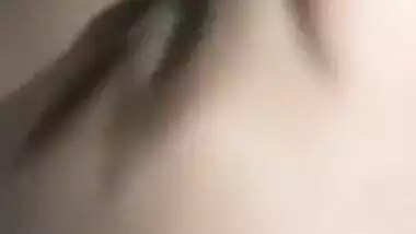 Today Exclusive- Horny Girl Showing Her Boobs And Fingering