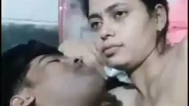 Desi girl breastfeeding Bf MMS sex video