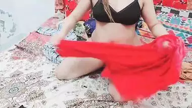 Pakistani daddy and mommy having XXX sex for amateur Desi video