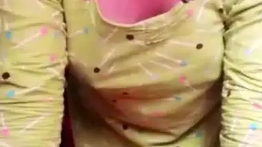 Bangladeshi bhabhi showing ass and fingering pussy