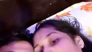 Beautiful bhabhi sex affair with cousin brother