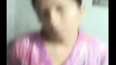 Village bhabhi doing quick sex with hubby’s friend