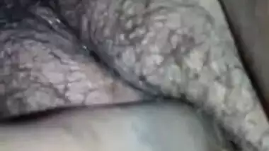 Desi juicy hairy pussy fingering before fucking