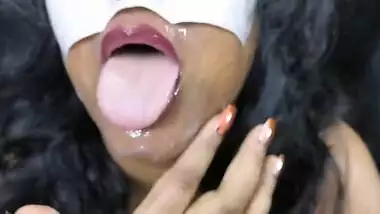 Indian Bhabi Honey Gives Blowjob to Boyfriend with Anal Plug