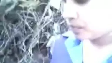 Desi school lovers MMS sex video within school premise