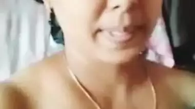 Cheater bhabhi making video for lover