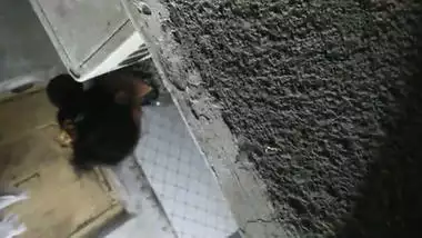 Indian maid bathing voyeur video