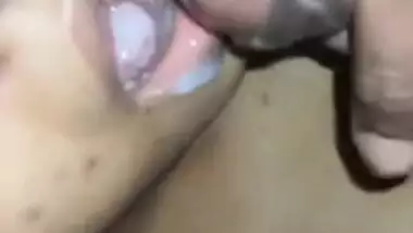 Sed Bhabhi takes cum in her mouth after giving nice XXX blowjob