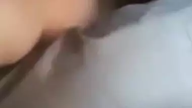 Pakistani Bhabhi sex with her driver in car