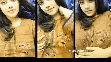 Desi girl perfect boobs and nude body showing