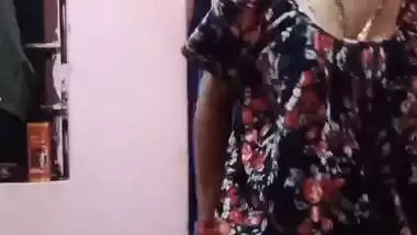 Mom and daughter nude viral Indian mms videos