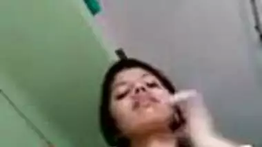 Desi woman's big natural boobs can easily be called XXX wonder