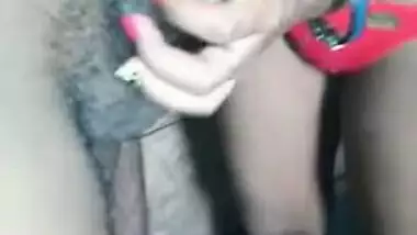 Indian hottie puts condom on BF's erect XXX boner using her hands