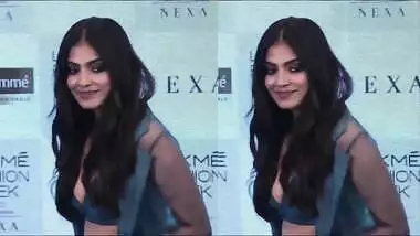 NON PORN Malavika Mohanan Sexy South Indian Actress & Model