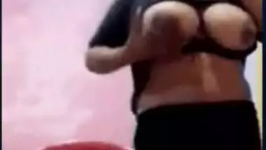 Desi very Big Boobs girl Caught on Skype
