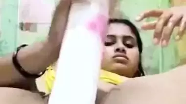 Insatiable Desi wench sticks fingers and sex toys into her XXX twat