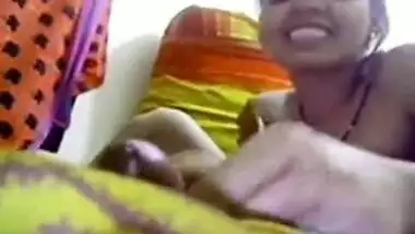 Sexy housewife from Bhopal giving her husband a...