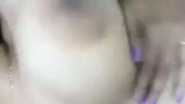 Bhabhi Showing Her Big Boobs