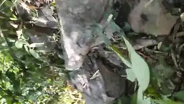 Desi lover outdoor handjob