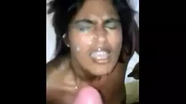 Horny babe from Chennai gives blowjob and receives cumshots