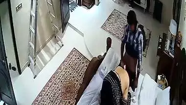 Aapa enjoys threesome sex with cousins in Pakistani porn
