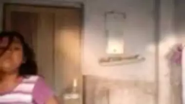 Indian college girl pissing on selfie cam