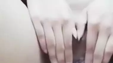 Today Exclusive- Horny Desi Bhabhi Fingering