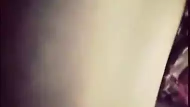 Sexy Desi Girl Showing her Boobs