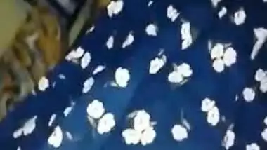 Srilankan Housewife dress changing