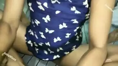 Kuwari college girl se bur chudai ki choda chodi blue film