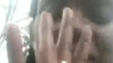 DesiScandals – Sri Lankan office girl bath leaks